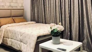 1 bedroom, internet, bed sheets