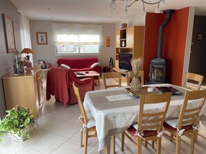 TV, fireplace, DVD player, stereo