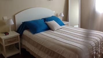 3 chambres, fer et planche à repasser, Wi-Fi gratuit, draps fournis