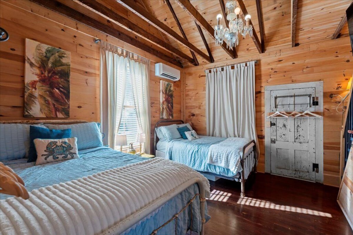 Photo 19 of Charming Cottage in St. Aug - Kids Room & Firepit