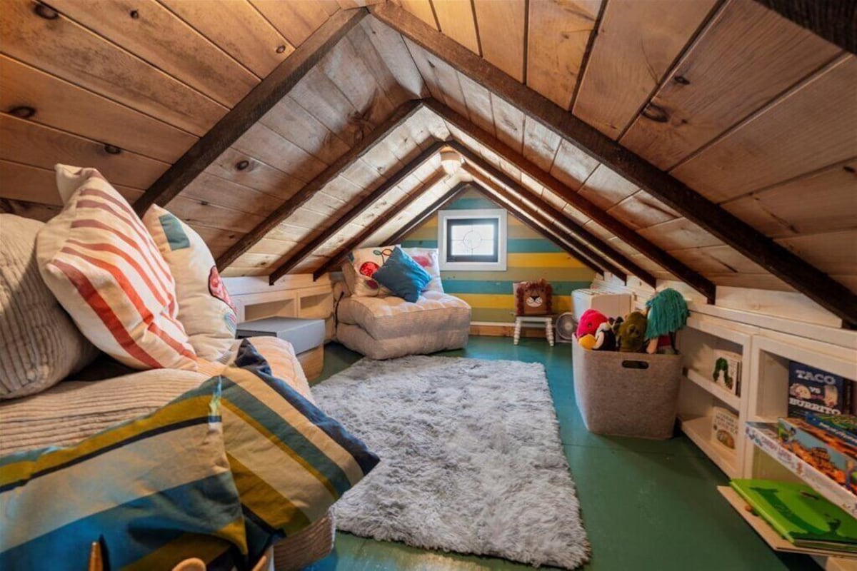 Photo 2 of Charming Cottage in St. Aug - Kids Room & Firepit