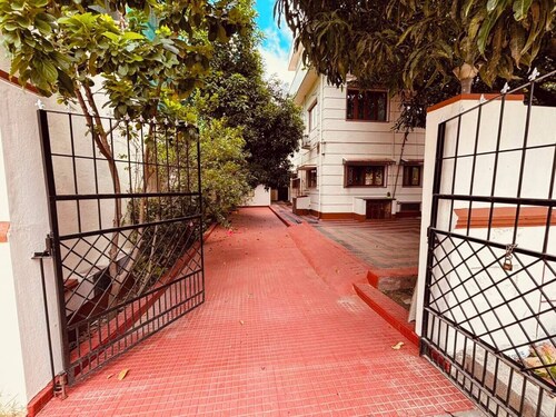 Jeraisyl-Guest 1 AC  BHK Cozy,Serenity Heaven home, WiFi, Parking, Wheelchair 