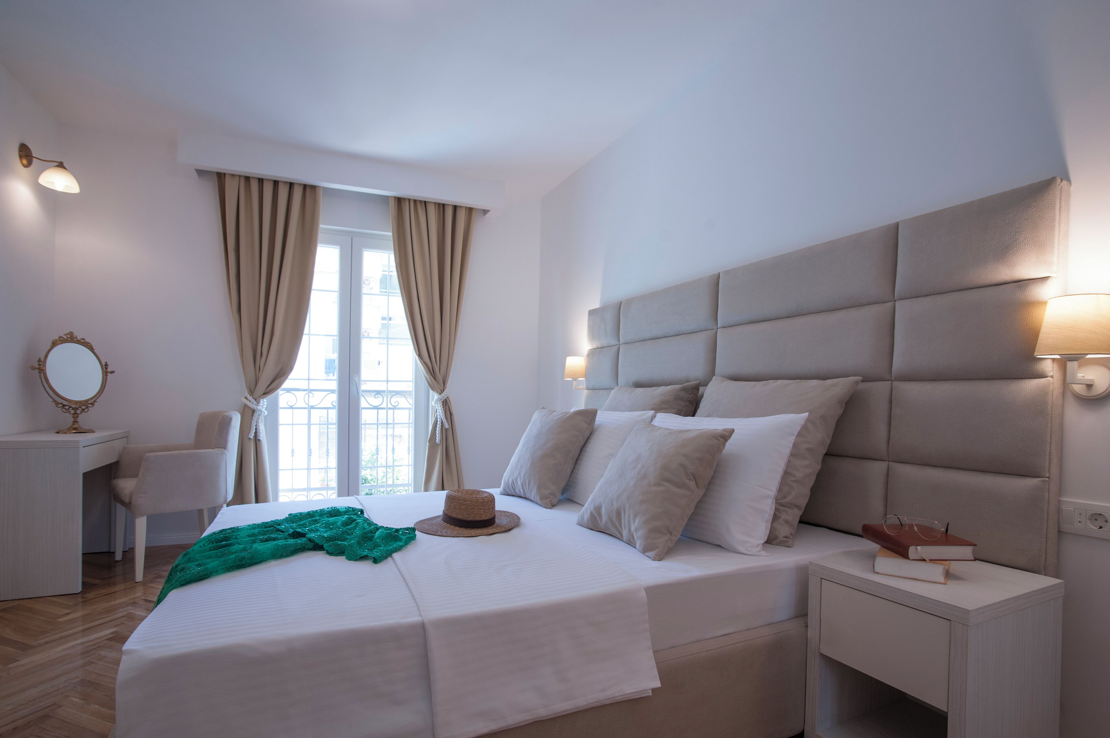 Departamento de diseñador, vista al jardín | Caja de seguridad en la habitación y insonorización 