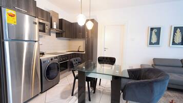 Luxury Apartment | Individually furnished, desk, iron/ironing board, free WiFi