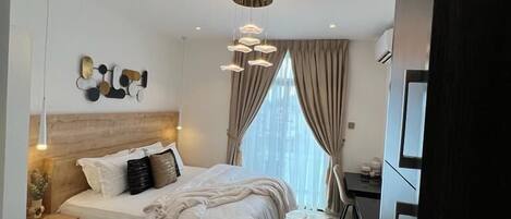 Deluxe Studio Suite, Balcony, Pool View