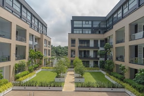 Deluxe Studio Suite, Balcony, Pool View | Exterior