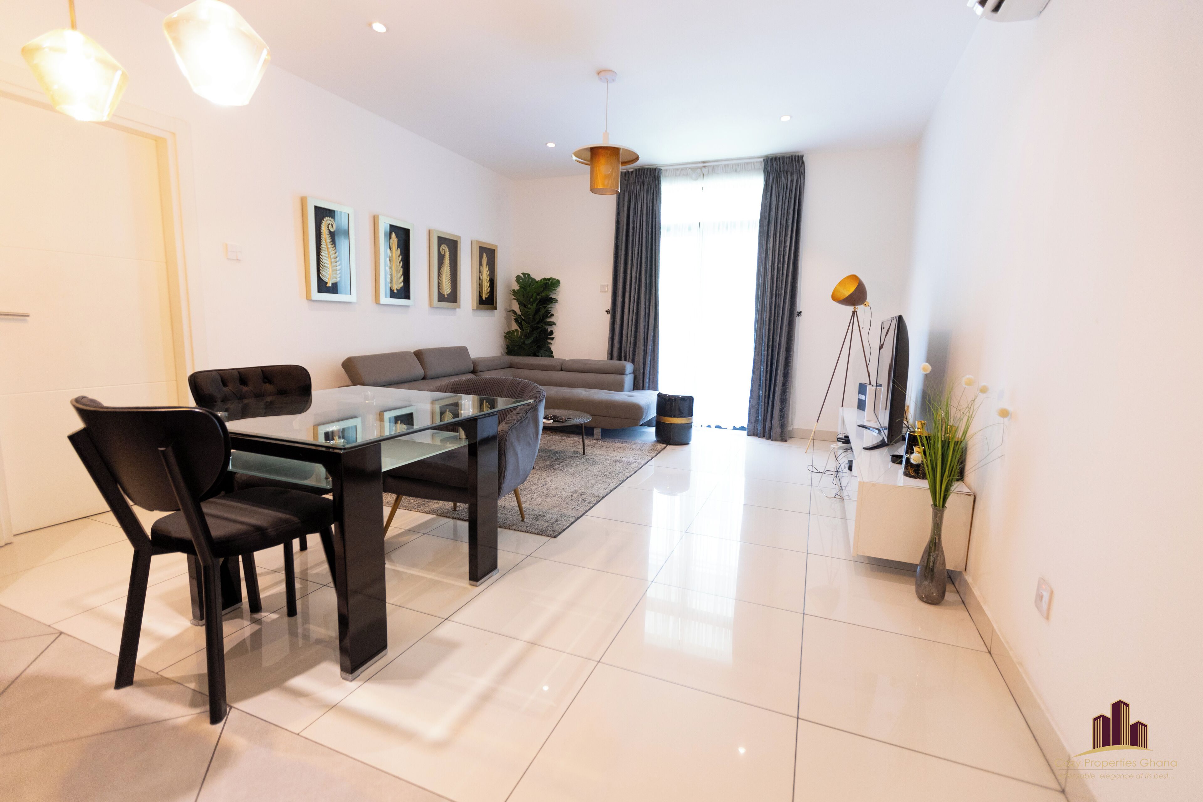 Luxury Apartment | Living area | Fireplace