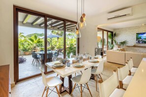 Dining - Punta Mita Luxury Condo | Beach Clubs + Golf Cart (Punta Mita)