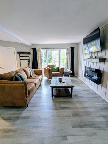 Cozy 2-bedroom condo on 'the 18th Green' of FoxFire Village