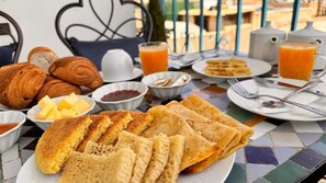 Free daily continental breakfast - Dar Fes Flores  (Fes)