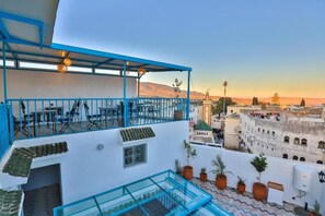 Iron/ironing board, free WiFi