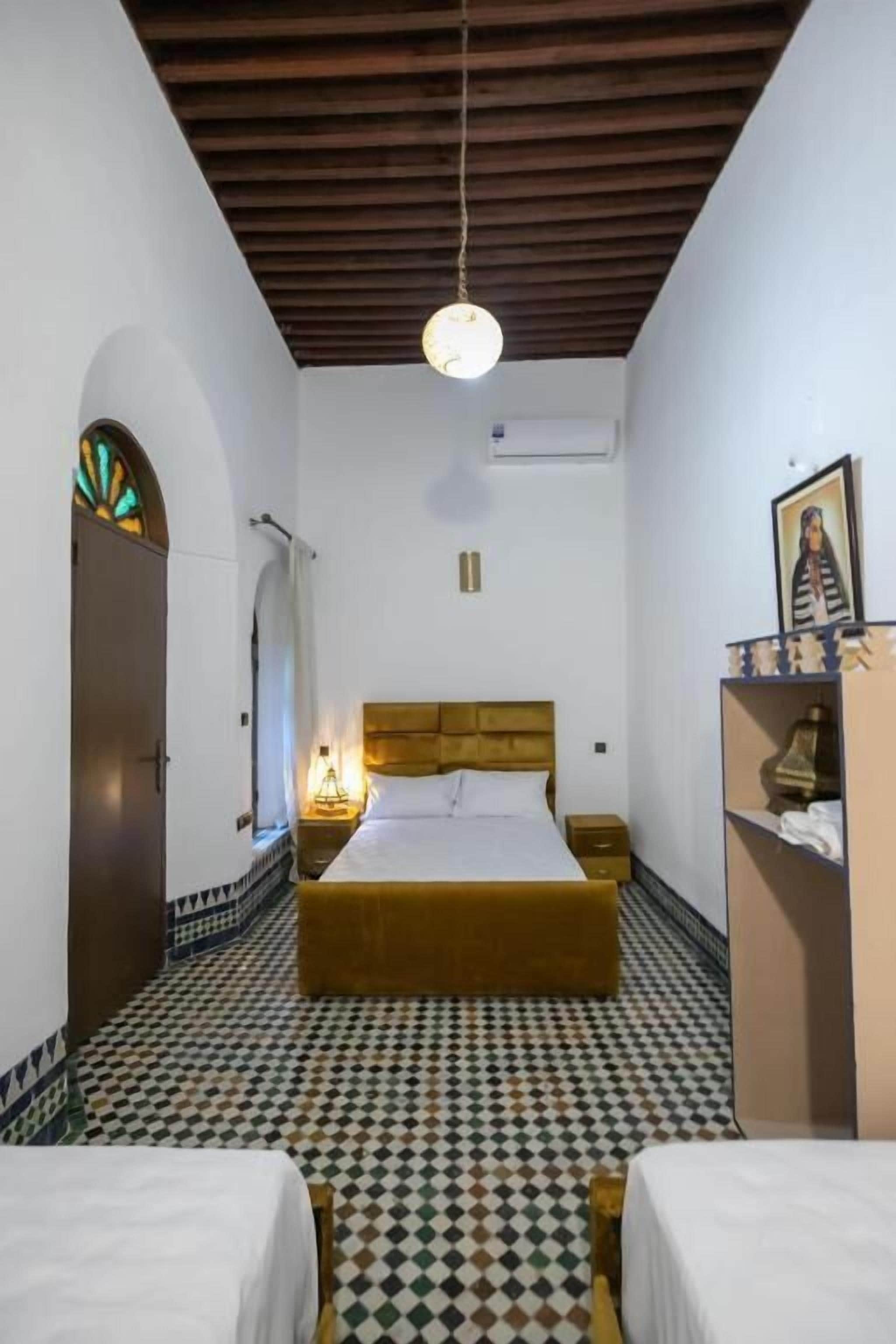 Iron/ironing board, free WiFi