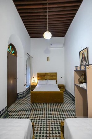 مكواة/لوح كي وواي فاي مجانًا