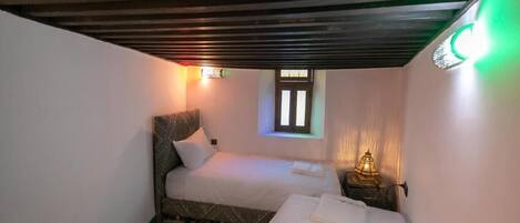 Tabla de planchar con plancha y wifi gratis