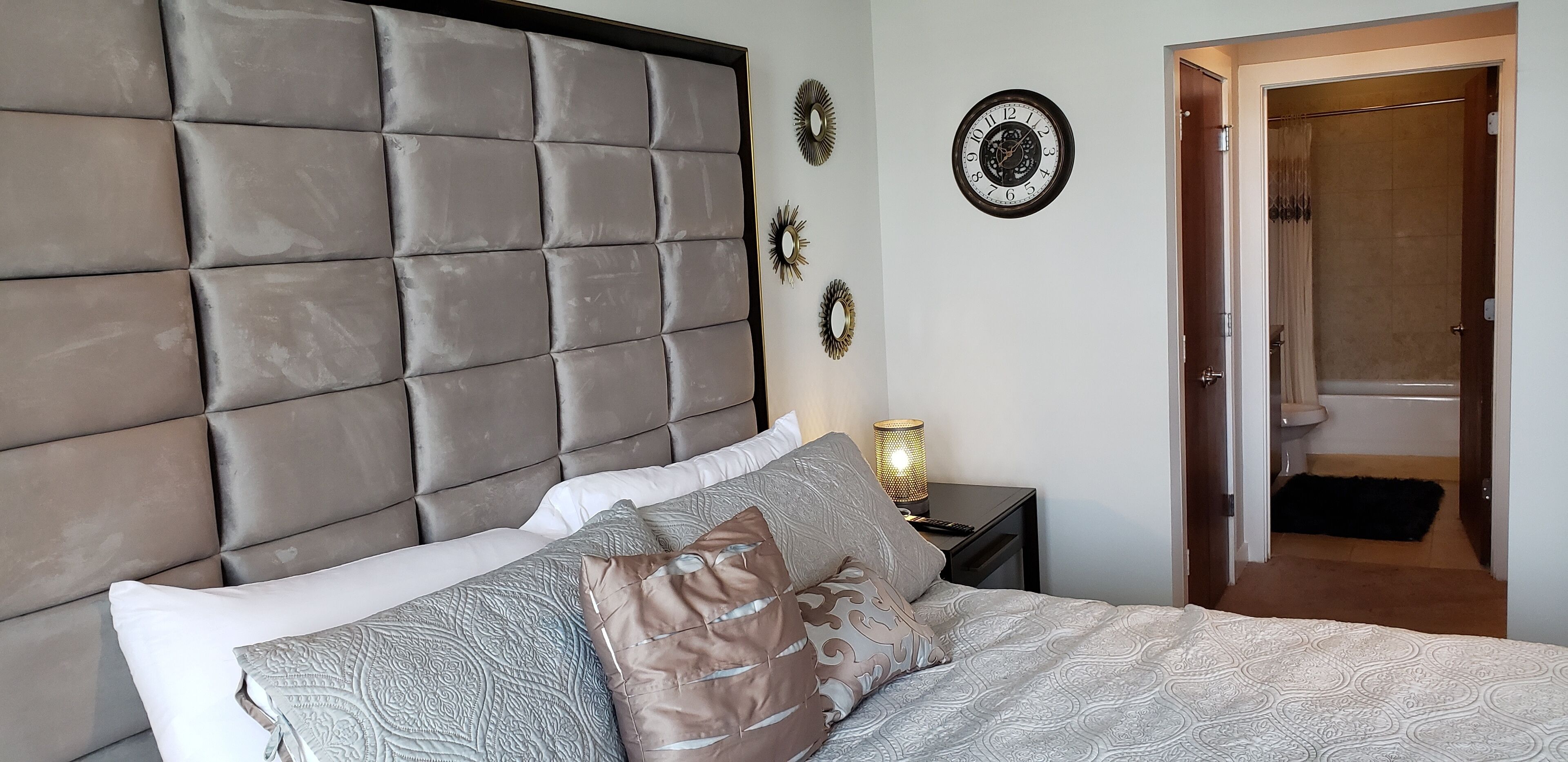 2 bedrooms, iron/ironing board, internet, bed sheets