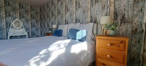 4 Schlafzimmer, Bügeleisen/Bügelbrett, kostenloses WLAN, Bettwäsche