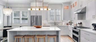 3 bedroom/3.5 bath house. Master on the main! South end.