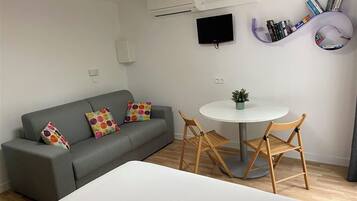 Familie studio, uitzicht op tuin | Interieur