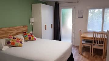 Studio, Patio, Garden View | Hypo-allergenic bedding, memory-foam beds, minibar, in-room safe