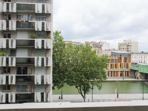 Spacious 3-Bedroom Apartment with Balcony