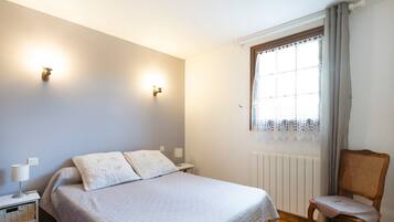 1 bedroom, iron/ironing board, WiFi