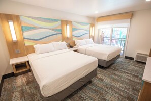Premium Double Room, Balcony | In-room safe, blackout drapes, iron/ironing board, free WiFi - Zehnders Splash Village (Frankenmuth)