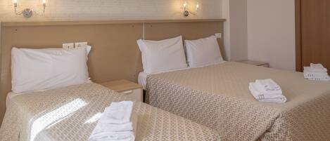 Chambre Triple, balcon