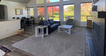 Great location, golf or Temple and newly remodeled. 3 bed, 3 bath in Snowflake