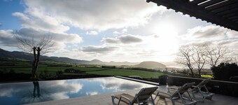 Refurbished country house with wonderful sea and mountain views of the north coast