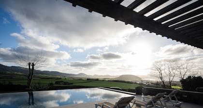 Refurbished country house with wonderful sea and mountain views of the north coast