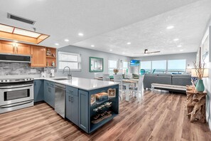 Condo, Multiple Beds (The Pointe #401) | Interior - The Pointe #401 (Indian Shores)