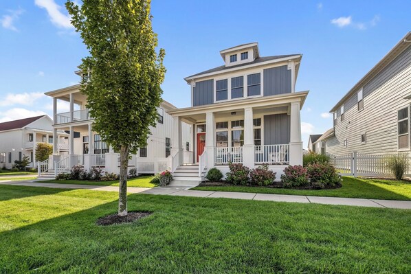 Exterior - Vista Azul - Harbor Shores getaway. Downtown with comm pool (St Joseph)