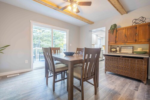 4-bedroom house in delightful Bloomington~Family-Friendly