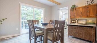 4-bedroom house in delightful Bloomington~Family-Friendly