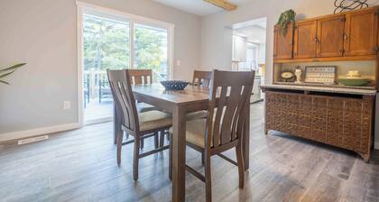 4-bedroom house in delightful Bloomington~Family-Friendly