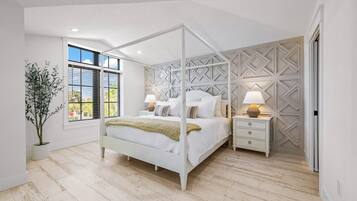 8 bedrooms, WiFi, bed sheets