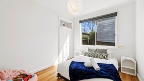 3 bedrooms, iron/ironing board, free WiFi, bed sheets - Boulevard Coastal Haven (Jan Juc)