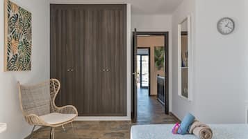 2 habitaciones, tabla de planchar con plancha, wifi y ropa de cama