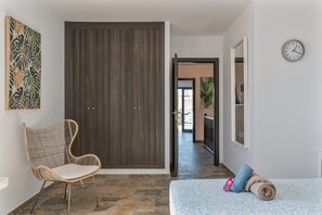 2 bedrooms, iron/ironing board, WiFi, bed sheets - Vacation Home 'Bidasoa 35' with Sea View, Private Terrace and Wi-Fi (Playa Blanca)