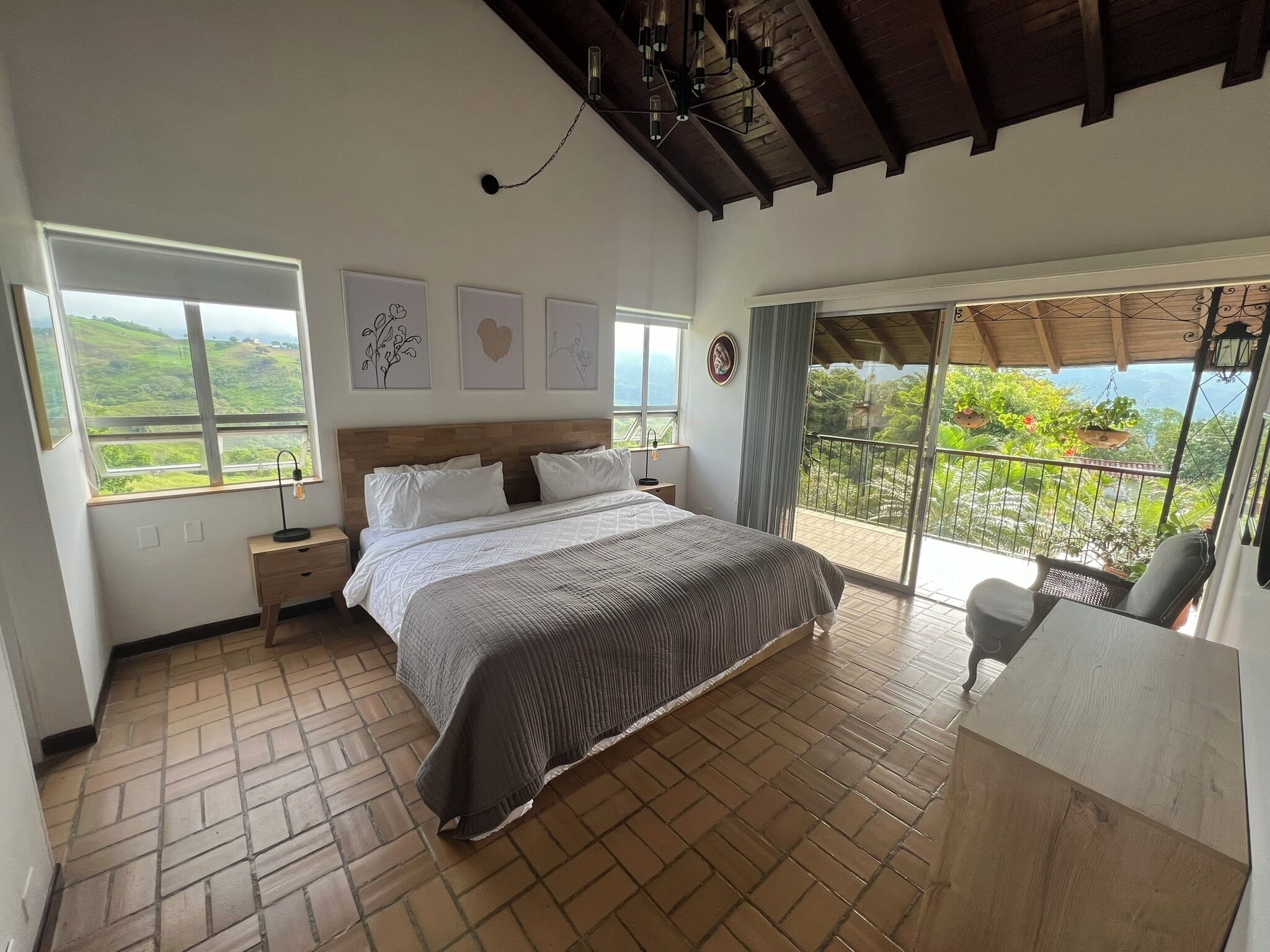 6 bedrooms, internet, bed sheets