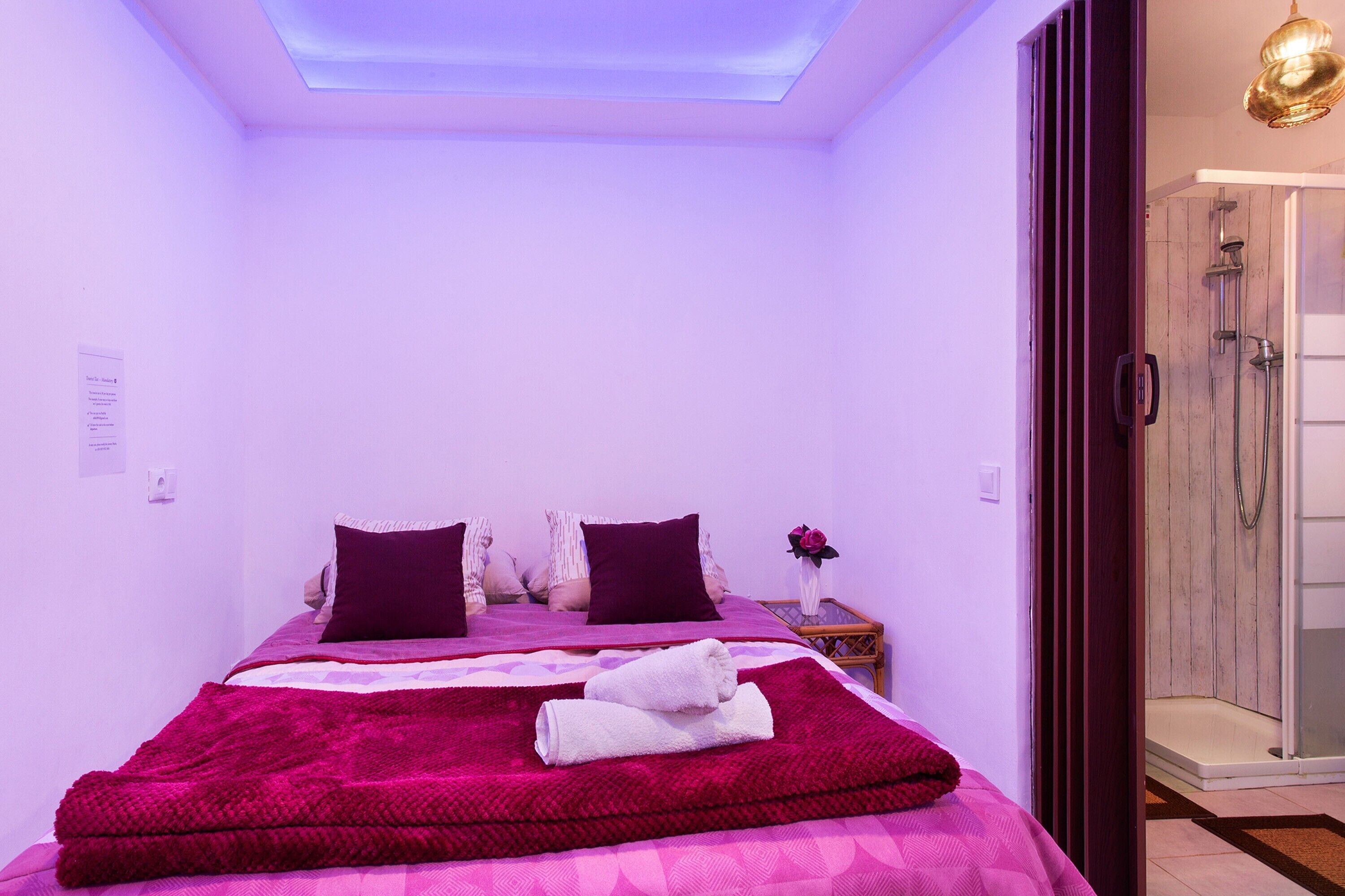 1 camera, Wi-Fi, lenzuola