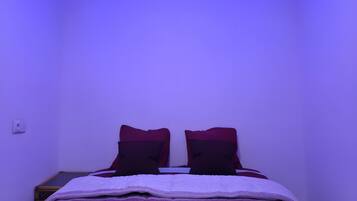 WiFi, bed sheets