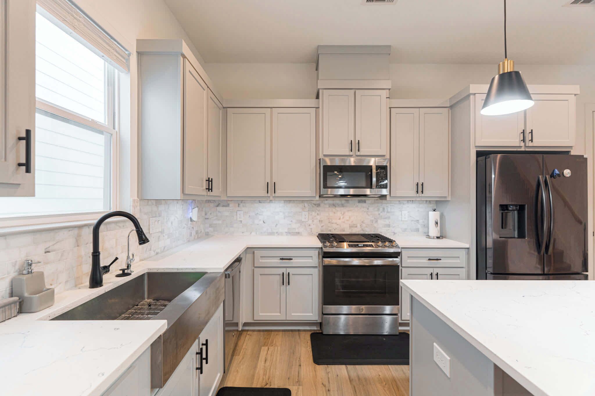 Frigorífic, microones, forn i placa de cuina 