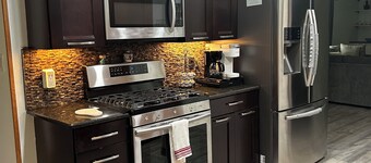 2-bedroom townhome in charming South Milwaukee with AC