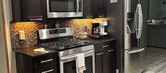 2-bedroom townhome in charming South Milwaukee with AC