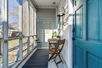 Cozy 1BR Cottage Near DT Farmers Market & Baylor