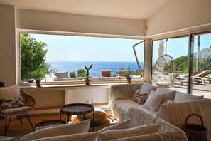 Téléviseur, livres