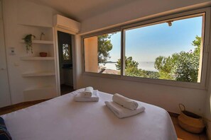 6 chambres, fer et planche à repasser, lit de bébé portatif, Wi-Fi