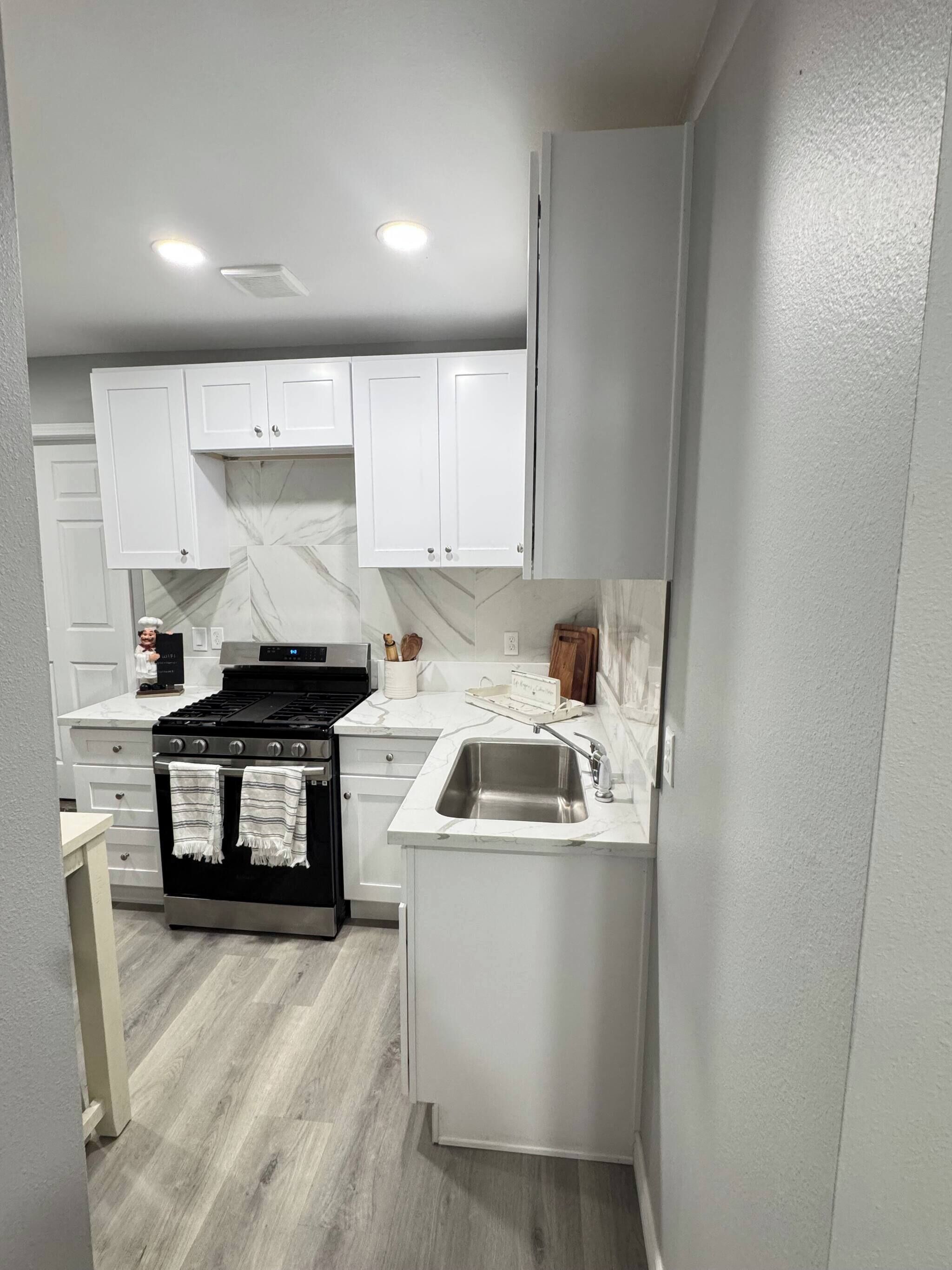 Kühlschrank, Mikrowelle, Herdplatte