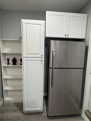 Interior - Modern Redlands Guesthouse| Kitchen| Private Entry (Redlands)